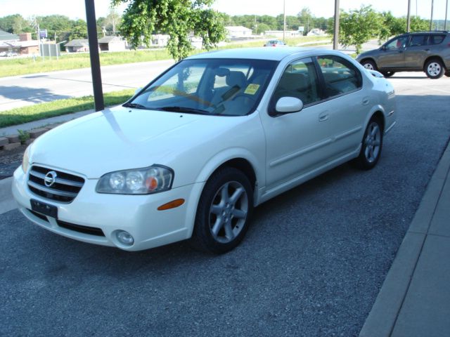 Nissan Maxima SE Sedan