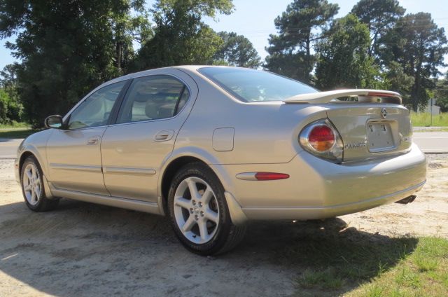 Nissan Maxima SE Sedan