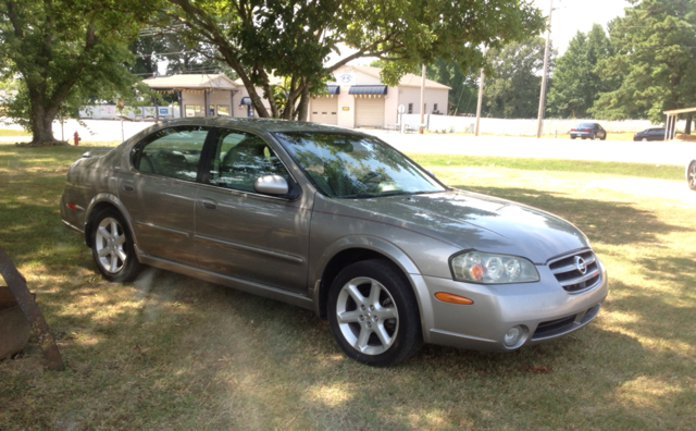 Nissan Maxima SE Sedan