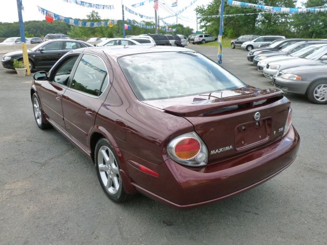 Nissan Maxima SE Sedan