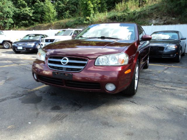 Nissan Maxima SE Sedan