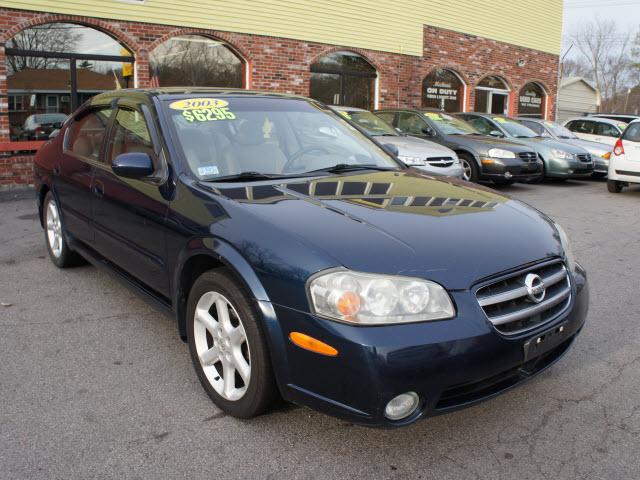 Nissan Maxima SE Sedan