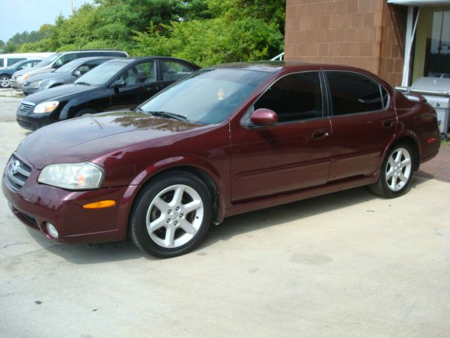 Nissan Maxima SE Sedan