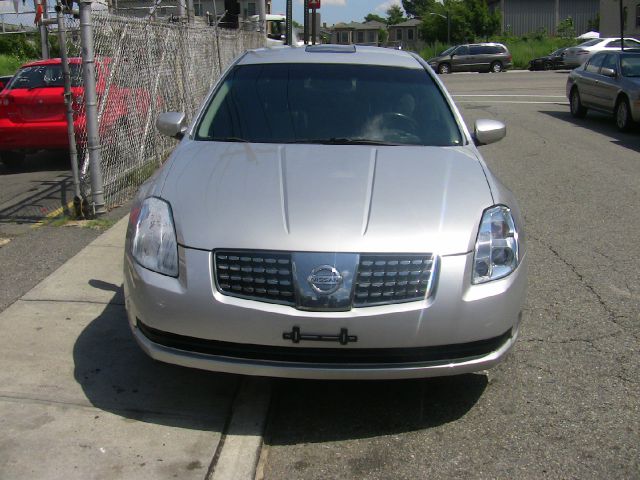 Nissan Maxima 2004 photo 2