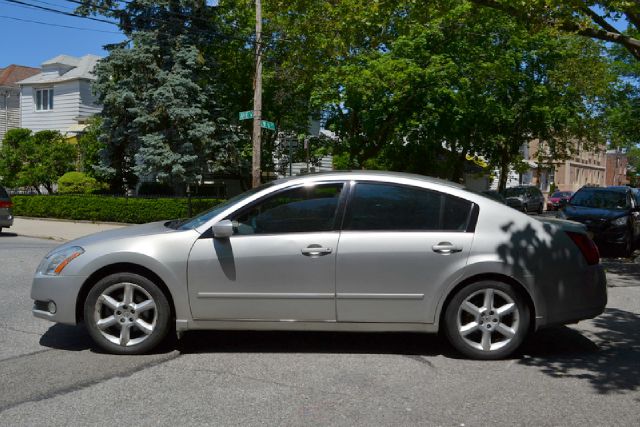 Nissan Maxima LS S Sedan