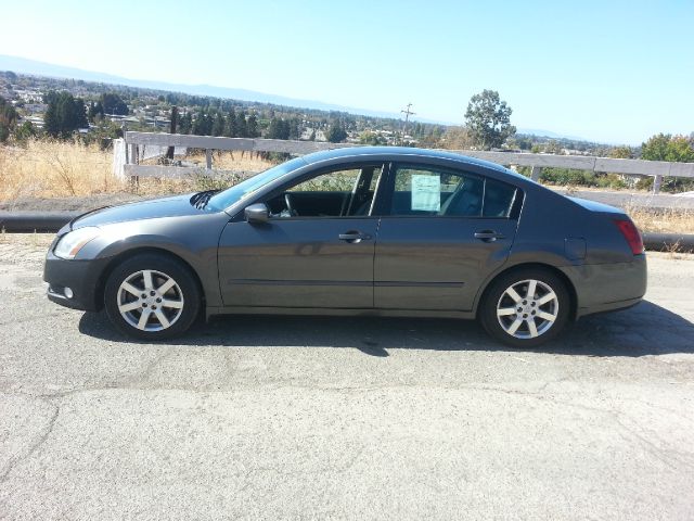 Nissan Maxima LS S Sedan