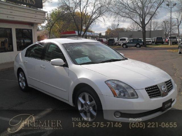 Nissan Maxima 2004 photo 1