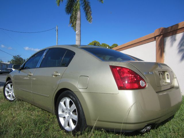 Nissan Maxima 2004 photo 1