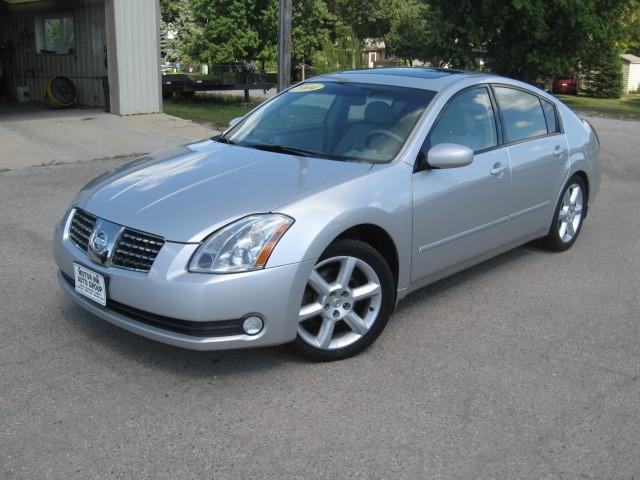 Nissan Maxima 2004 photo 0