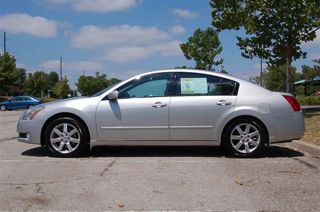 Nissan Maxima 2004 photo 1