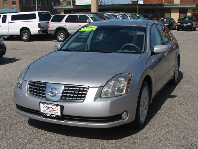 Nissan Maxima SE Sedan