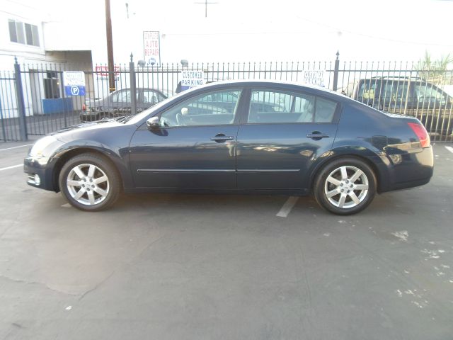 Nissan Maxima 2004 photo 2