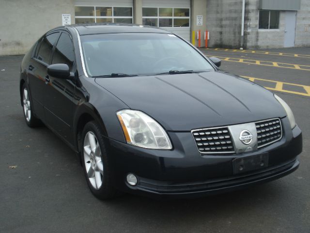 Nissan Maxima 2004 photo 1