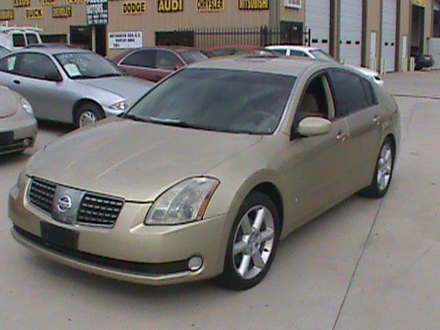 Nissan Maxima 2004 photo 1