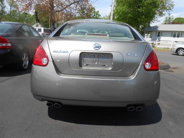 Nissan Maxima 2004 photo 1