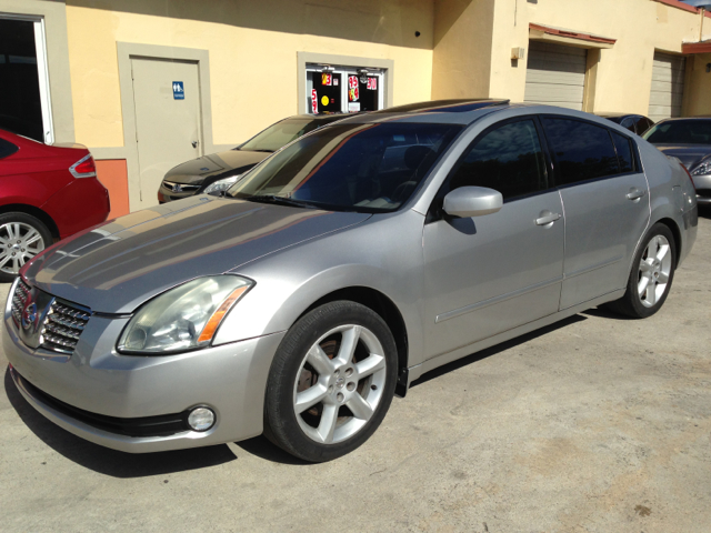 Nissan Maxima 2004 photo 2