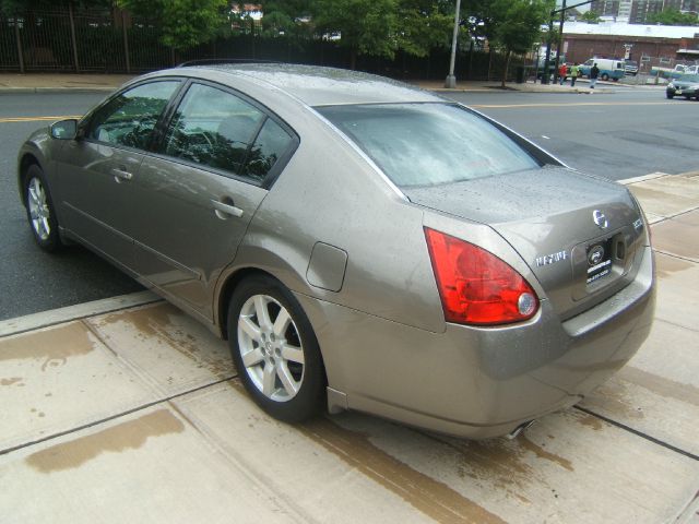 Nissan Maxima 2004 photo 2