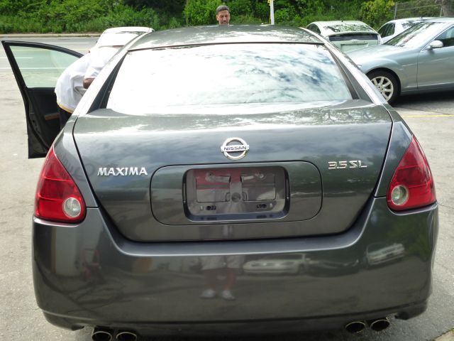 Nissan Maxima LS S Sedan