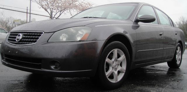 Nissan Maxima SE Sedan