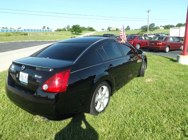 Nissan Maxima LS S Sedan