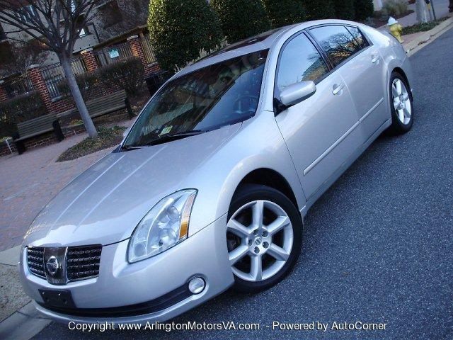 Nissan Maxima S 4x4 SUV Sedan