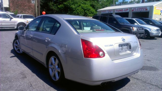 Nissan Maxima LS S Sedan