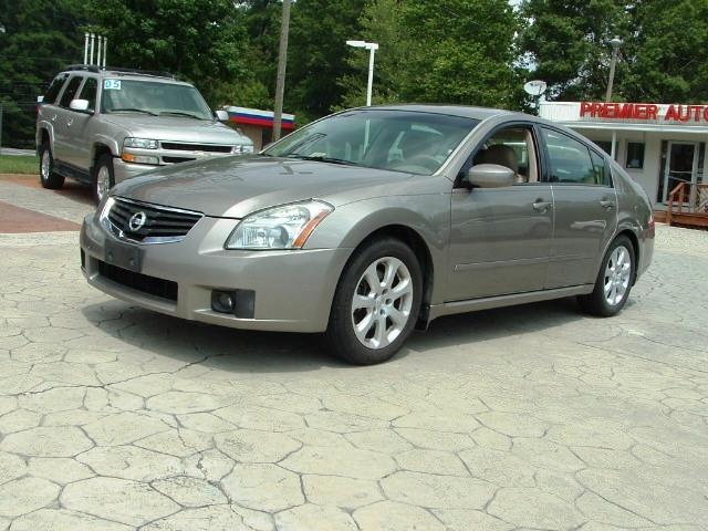 Nissan Maxima ST Pickup 4D 5 1/2 Ft Sedan