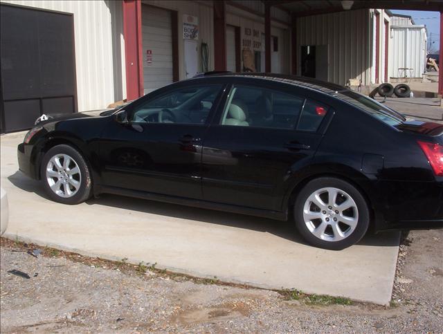 Nissan Maxima LS S Sedan