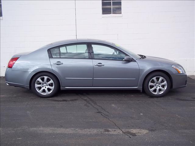 Nissan Maxima LS S Sedan