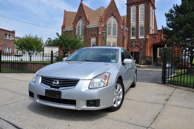 Nissan Maxima LS S Sedan