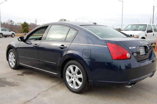 Nissan Maxima LS S Sedan