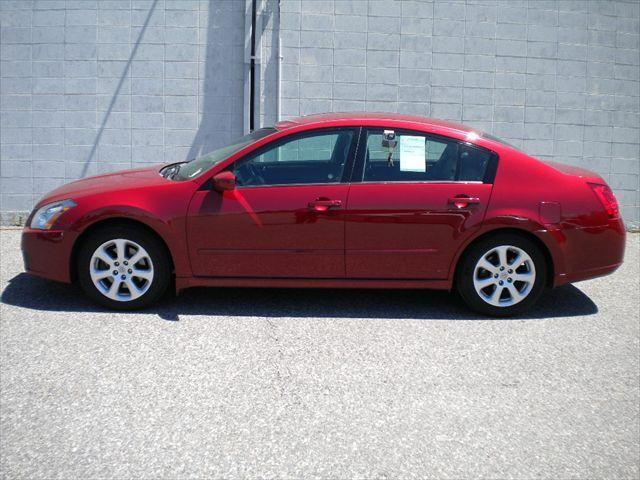 Nissan Maxima 3 Sedan