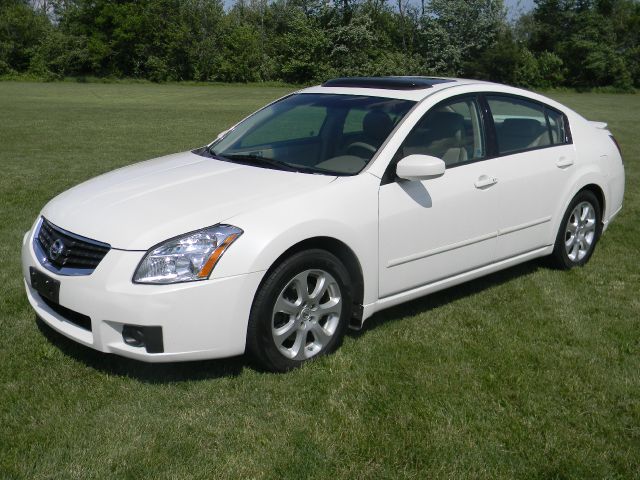 Nissan Maxima LS S Sedan