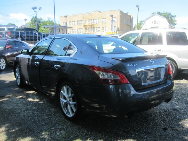 Nissan Maxima SC SUV Sedan