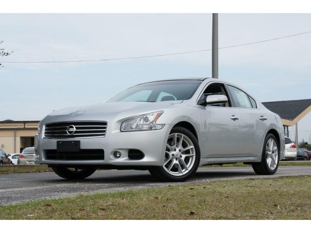 Nissan Maxima Regular Cab 4-wheel Drive Work Truck Sedan