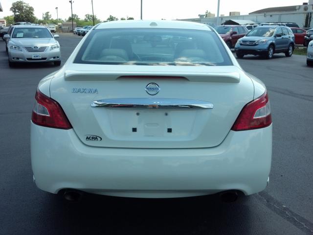 Nissan Maxima 2009 photo 1