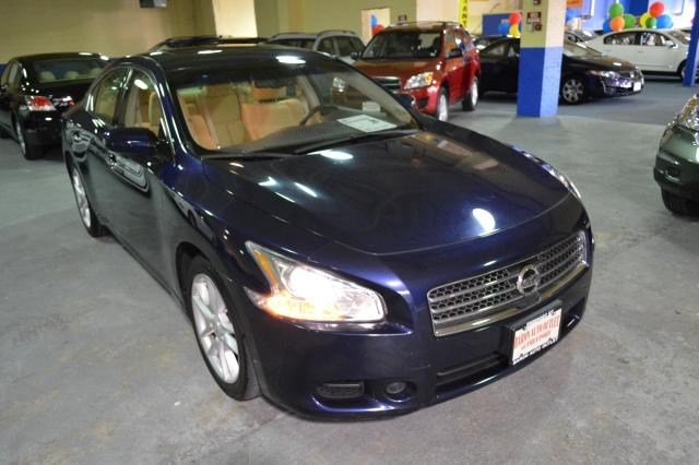 Nissan Maxima 2009 photo 1