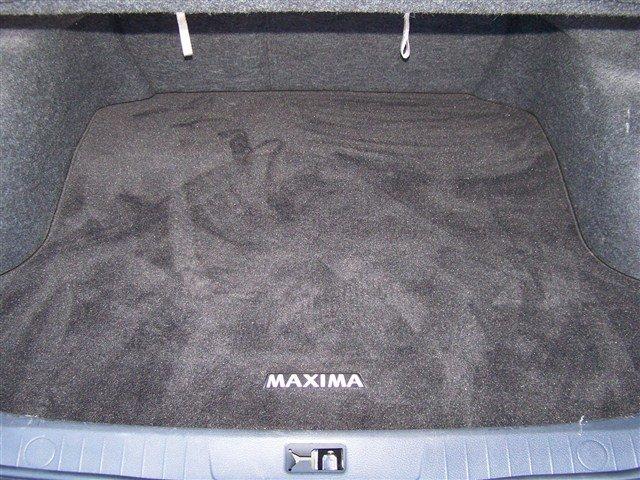 Nissan Maxima Regular Cab 4-wheel Drive Work Truck Sedan