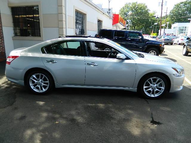 Nissan Maxima 2009 photo 1