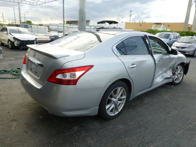 Nissan Maxima 4.6L Eddie Bauer Sedan