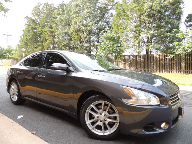 Nissan Maxima 4.6L Eddie Bauer Sedan