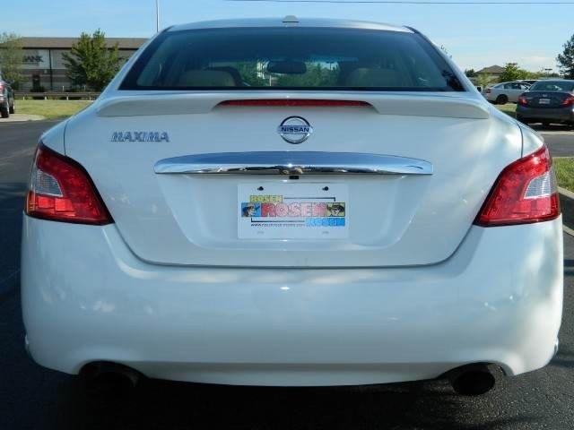 Nissan Maxima 2010 photo 4