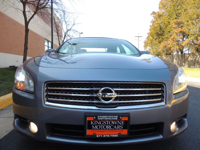 Nissan Maxima 2010 photo 1