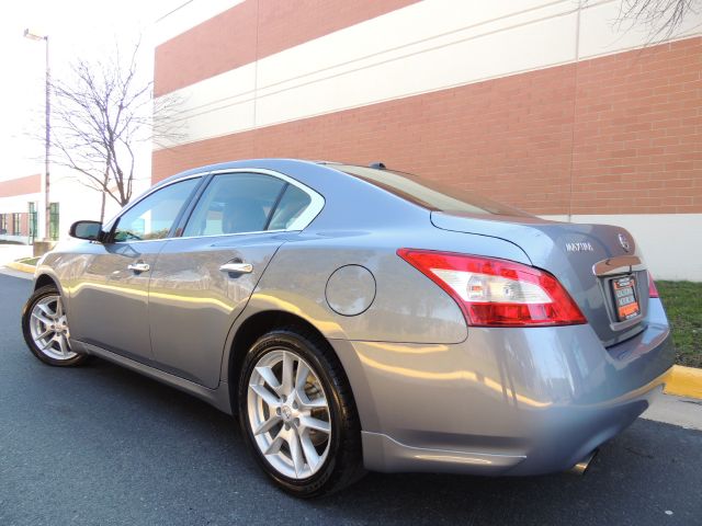 Nissan Maxima 2010 photo 2