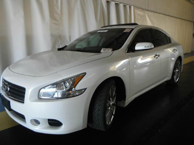 Nissan Maxima 2010 photo 1