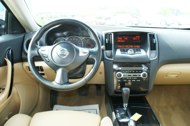 Nissan Maxima 2010 photo 7