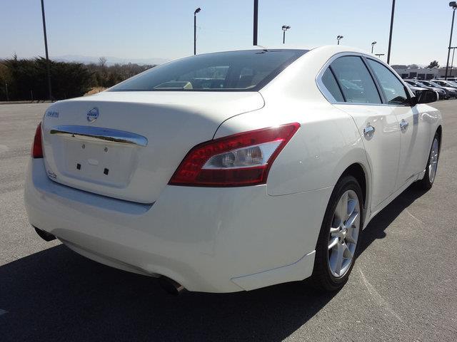 Nissan Maxima 2010 photo 4