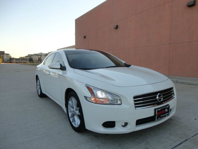 Nissan Maxima 2010 photo 1