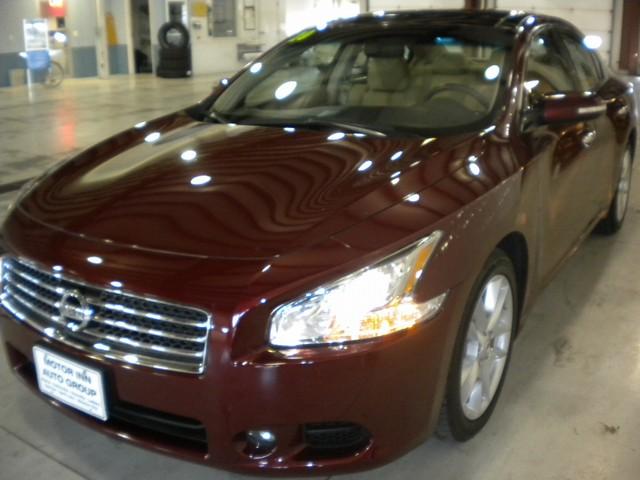 Nissan Maxima 2010 photo 0