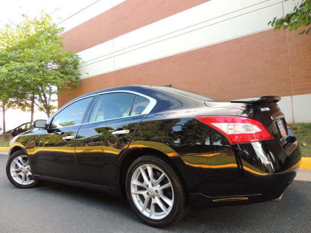 Nissan Maxima LT Z71 Extended Cab Sedan